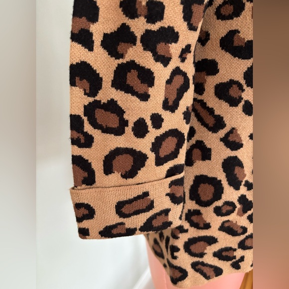 Tahari Leopard Print Sweater 3/4 Sleeves Ladies XS - Picture 2 of 4